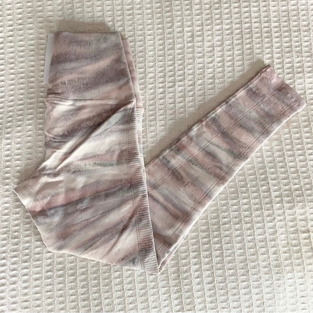✨NEW✨Avocado Air Leggings in Marble